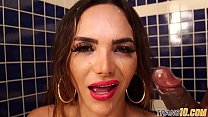 sex транскрошка с большими сиськами дрочит во время скачки на члене porn