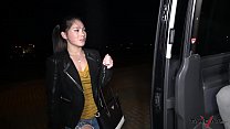sex азиатскую крошку накинули на заднее сиденье и выстрелили из спермы porn
