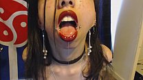 sex 赤い口紅のゴスはたくさん垂れ下がりあなたに唾液の泡を吹きます唾液と唾液と口紅のフェチ porn