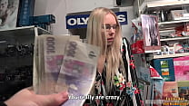 sex флоран рассел трахнули в магазине porn