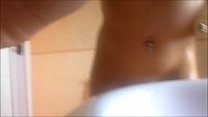 sex мама шанталь прекрасна принимая горячий душ и затем массируя себя кремом я шпионю за ней через замочную скважину porn