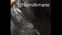 sex niamilkmarie капает в киску porn