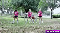 sex меняй местами трахать киски этих футбольных девчонок взад и вперед porn