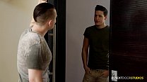 sex 私の隣人は彼の男と戦ったので私は彼のお尻を招待しました porn