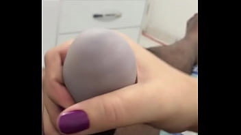 sex жена дрочит мне яйцом porn