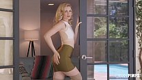 sex шарлотта стокли расстегивает юбку porn
