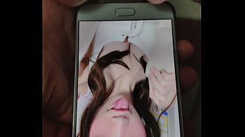 sex 誰かができることを見つけたいd私の精子雌犬の女の子のための兼賛辞 porn