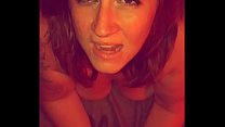 sex рыжая делает потрясающий минет и получает большой камшот на лицо porn