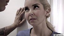 sex 不気味な夫は彼女の妻の十代のクライアントをファック porn