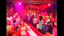sex лесбиянки страдают от секса с сексуальными парнями янь и сосать их сосать porn