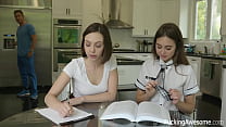 sex いたずらな女子校生が罰せられるスナップを追加leahnsfwライリーリード porn