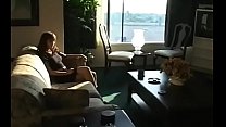 sex юная шлюшка в нижнем белье играет с собой во время курения porn