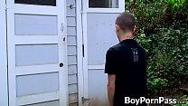 sex похотливый твинк отсасывает большой хуй перед долбежкой в анал porn