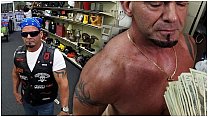 sex gaypawn крутому байкеру нужны деньги поэтому я трахаю его в задницу porn