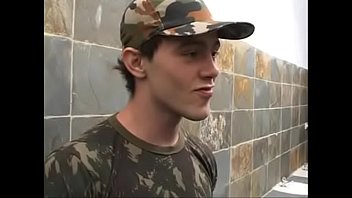 sex в ванной казармы porn
