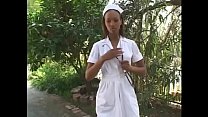 sex черная медсестра даймонд рене скачет на толстом члене и скачет на нем на диване porn