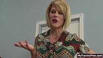 sex 彼女の義理のコックによって肛門にされたts継母 porn