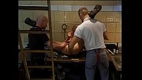 sex оргия с горячим фистингом и мочой porn
