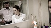 sex сексуальная европейская горничная валентина наппи просто хочет выполнять свою работу но ее извращенный работодатель porn