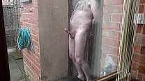 sex писает и кончает под дождем porn