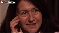 sex 汚いブルネットのレズビアンは角質になります porn