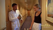 sex капитан кук трахает эту потрясающую блондинку porn