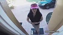 sex разносчик пиццы трахается за деньги на видео porn