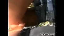 sex очаровательная юная брюнеткагорничная таня зияет во весь рот porn