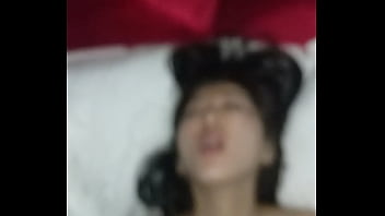 sex это так круто что маленькая шлюха трахается со своим парнем в круглой спальне и неприятные разговоры звучат немного porn