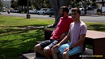 sex nextdoorstudios встретила симпатичного молодого незнакомца и я могу прорезать его дырку porn
