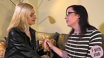 sex горячая транслесбиянка отсосала перед тем как ее трахнули porn