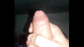 sex 若い男は自慰行為とたくさん楽しんでいます porn