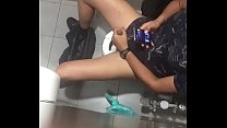 sex 公衆トイレで自慰行為をしている異性愛者 porn