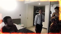 sex они открывают ее задницу огромной поронгой вставляют бутылку сидра и пьют прямо из ее задницы как хороший сидр porn