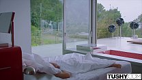 sex tushy модель влюблена в своего менеджера и использует анальную пробку чтобы привлечь его внимание porn