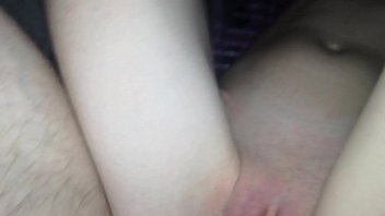 sex трахаю ее розовую киску porn