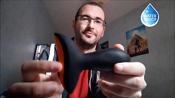 sex 2 つの新しい大人のおもちゃを開梱してテストする porn