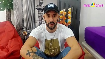sex fede row мастурбирует своим большим хоботом полным спермы porn