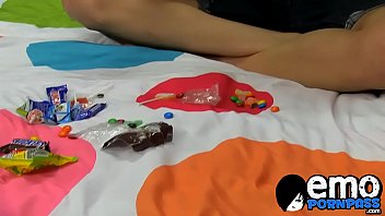 sex лизание леденца на палочке твинк сосет хуй перед аналом и камшотом на лицо porn