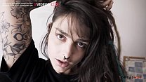 sex ホットガールはアナルを行いボーイフレンドを彼女のお尻の中に中出しさせますドレッドホット porn