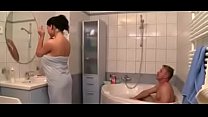 sex 母親の入浴を楽しんだ息子タミルのお母さん porn