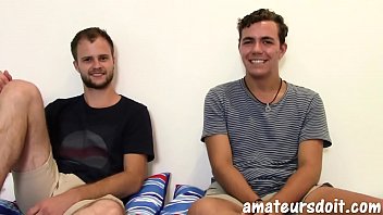 sex amateursdoit молодого твинка в любительском видео долбит ебарь с большим хуем porn