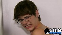sex твинк заставляет парня лизать его задницу и отсасывать перед аналом porn