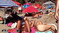 sex вуайерист перед вебкамерой снимает обнаженных и наполовину обнаженных на пляже любителей porn
