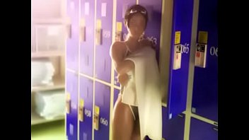 sex 学校のプールでクソ porn