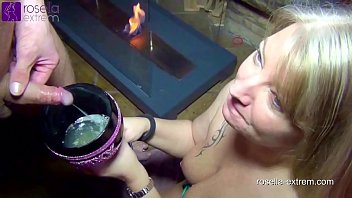 sex 従順な女は絶頂よだれ吐き気小便カクテルを飲み込みます porn