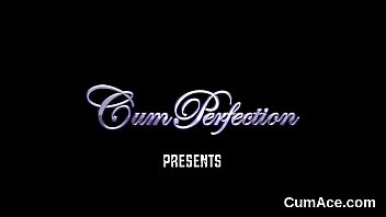 sex необычный персик получает сперму на ее лицо глотая всю сперму porn