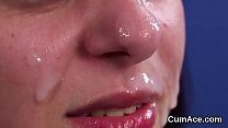 sex шлюховатая развратница получает выстрел спермой на ее лицо сосет весь эякулят porn