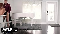 sex грудастая милфа энди джеймс соблазняет своего пасынка и трахается в ванной она становится безумной когда ее жестко porn