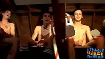 sex прямые парни развлекаются мастурбацией на чердаке porn